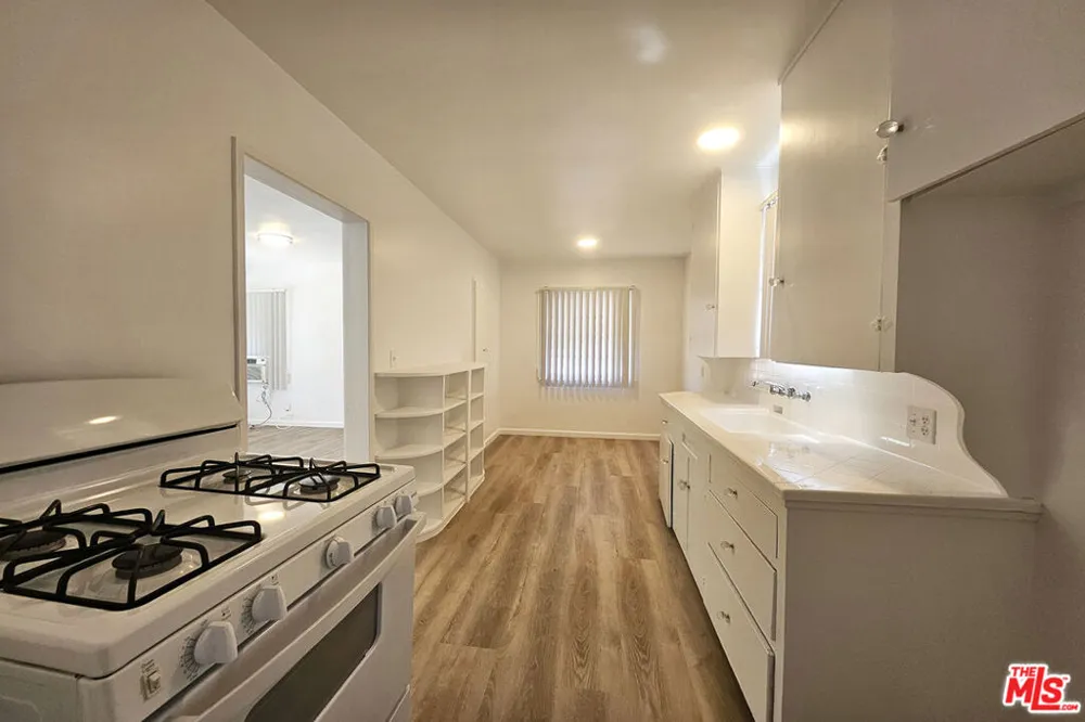 1341 Keystone Street Burbank, CA 91506