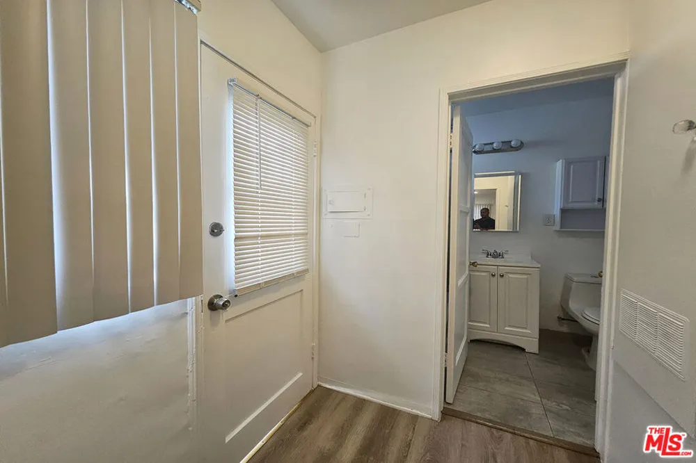 1341 Keystone Street Burbank, CA 91506