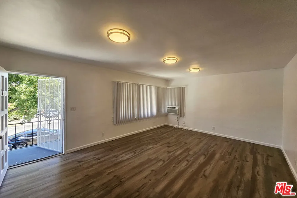 1341 Keystone Street Burbank, CA 91506