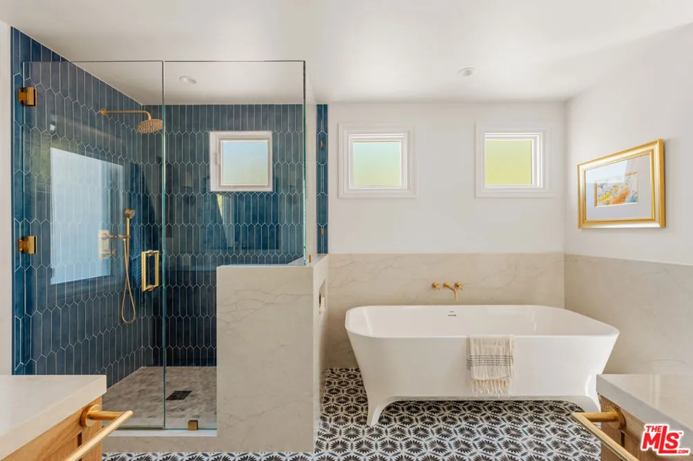 8935 Hollywood Hills Road Los Angeles, CA 90046