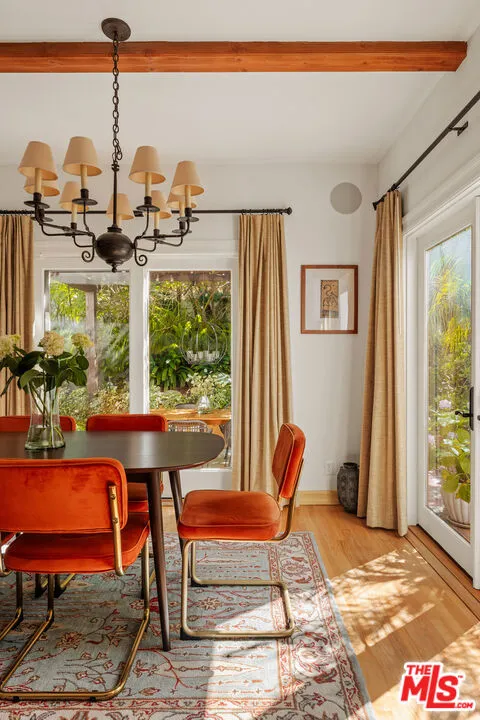8935 Hollywood Hills Road Los Angeles, CA 90046