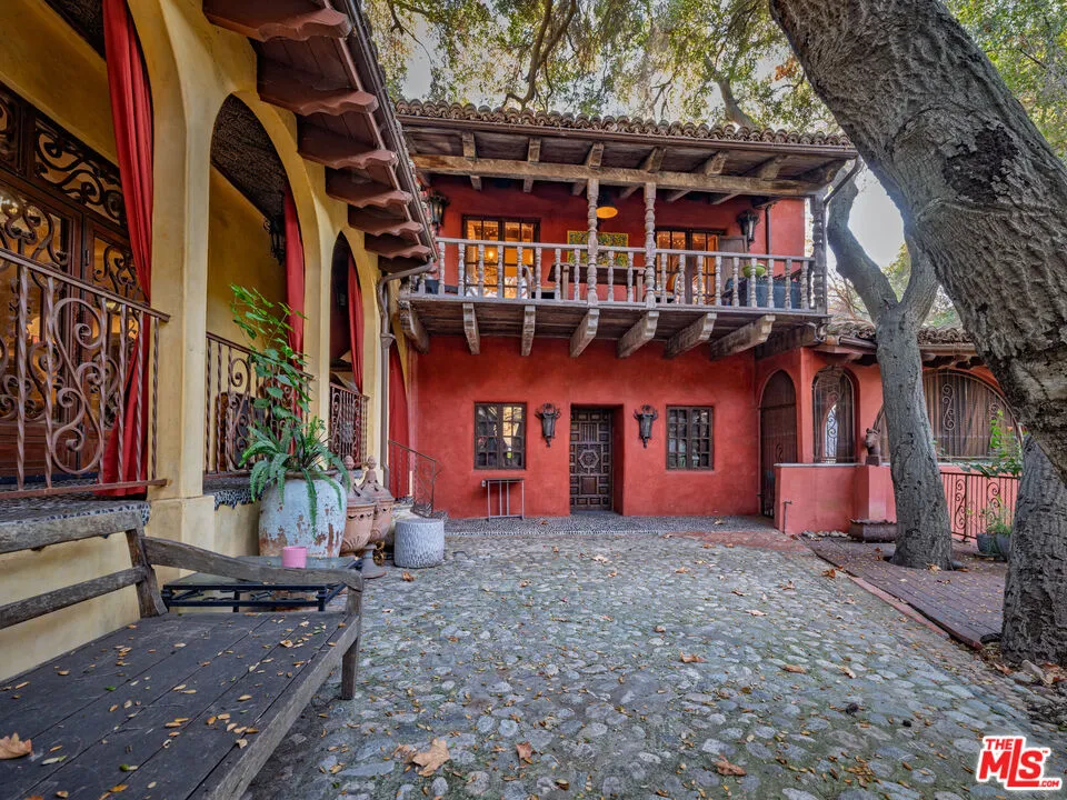 1135 Topanga Canyon Boulevard Topanga, CA 90290