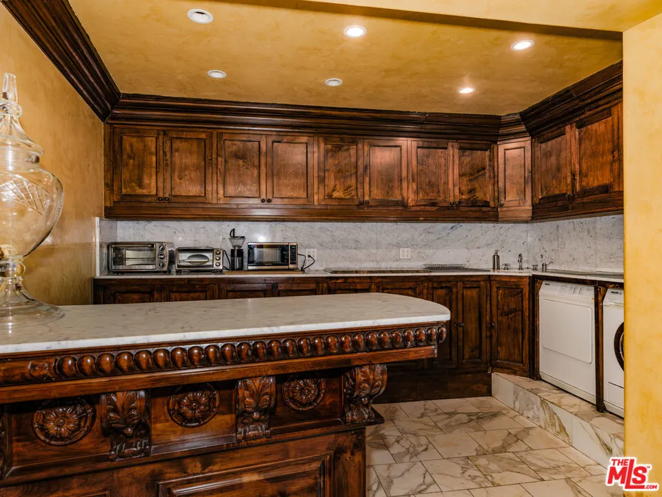 1135 Topanga Canyon Boulevard Topanga, CA 90290