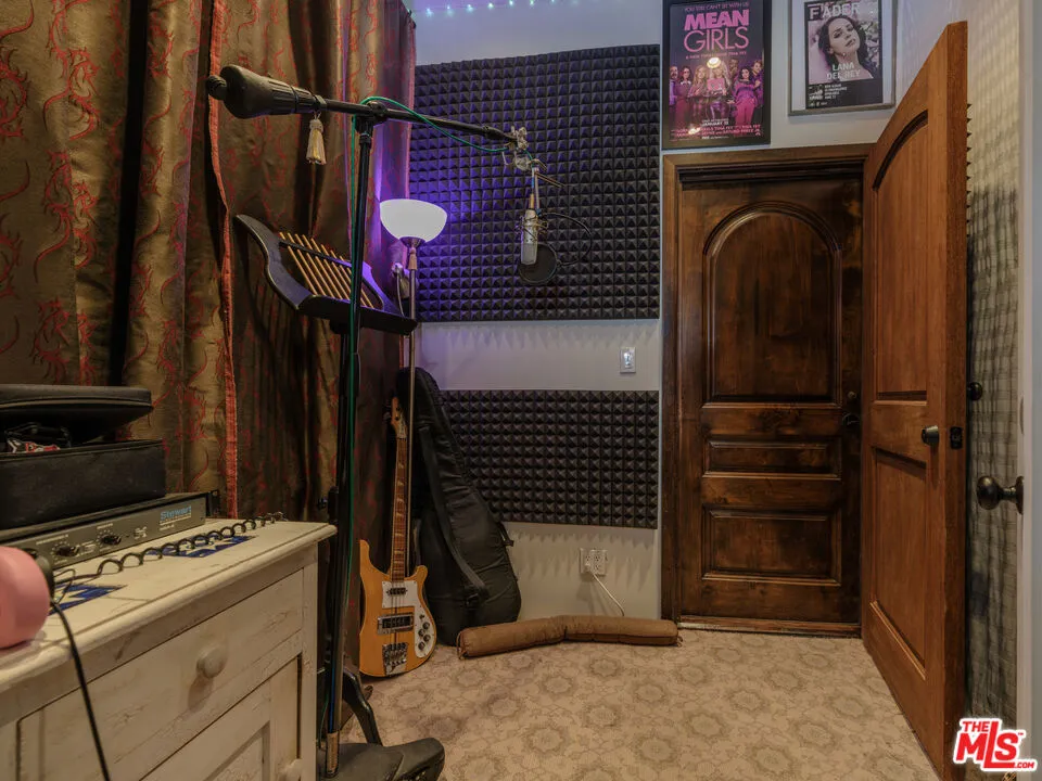 1135 Topanga Canyon Boulevard Topanga, CA 90290