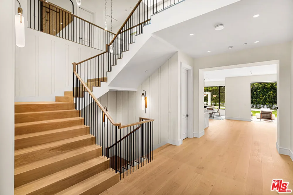 415 Cliffwood Avenue Los Angeles, CA 90049