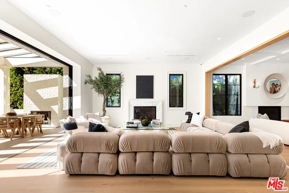 415 Cliffwood Avenue Los Angeles, CA 90049