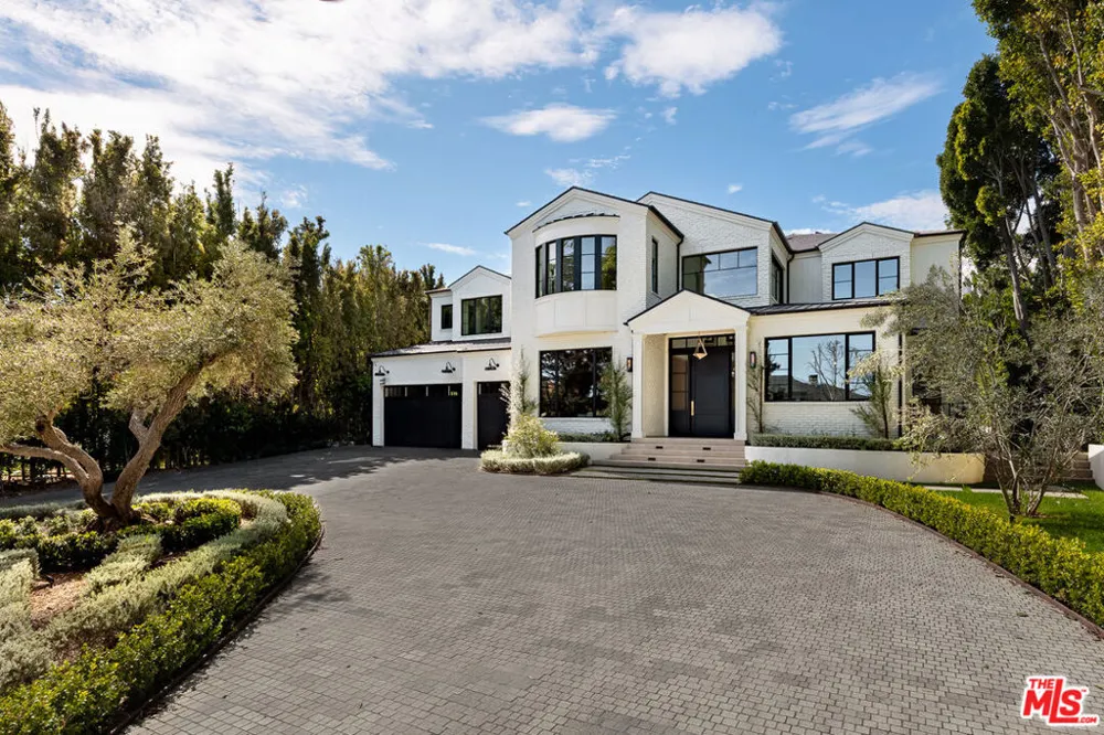 415 Cliffwood Avenue Los Angeles, CA 90049