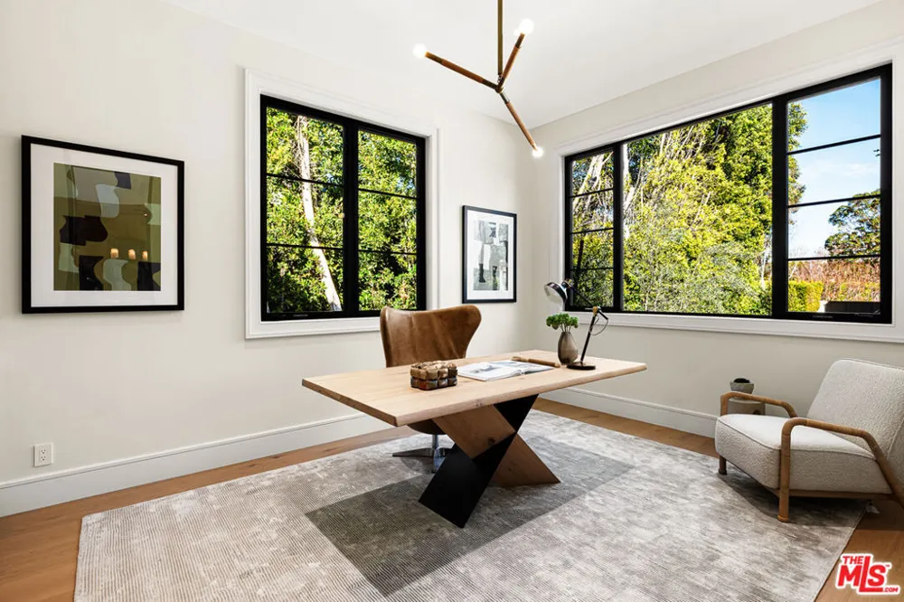 415 Cliffwood Avenue Los Angeles, CA 90049