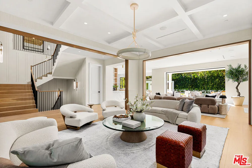 415 Cliffwood Avenue Los Angeles, CA 90049