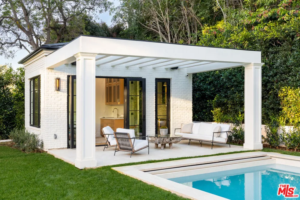 415 Cliffwood Avenue Los Angeles, CA 90049