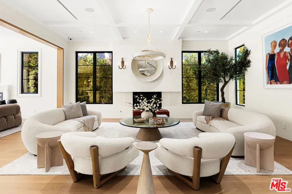 415 Cliffwood Avenue Los Angeles, CA 90049