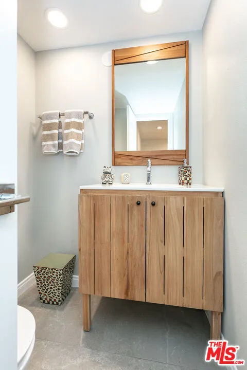 14101 Dickens Street #8 Los Angeles, CA 91423