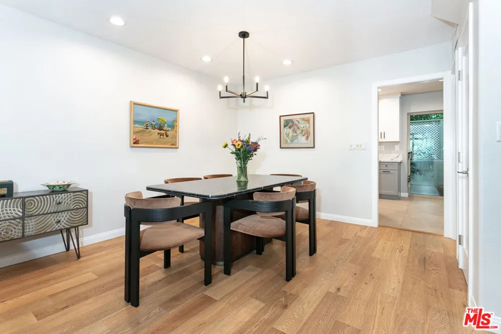 14101 Dickens Street #8 Los Angeles, CA 91423