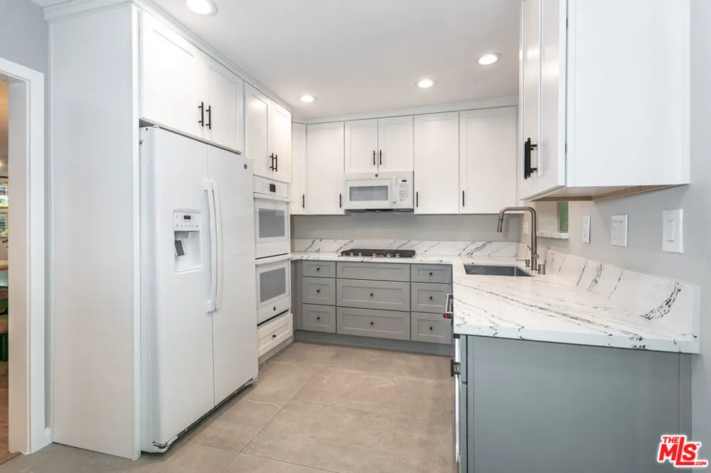 14101 Dickens Street #8 Los Angeles, CA 91423