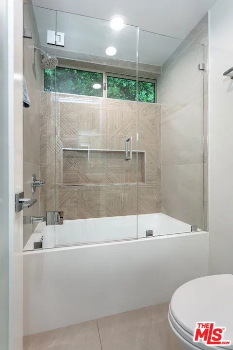 14101 Dickens Street #8 Los Angeles, CA 91423