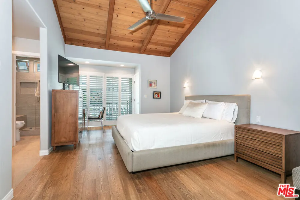 14101 Dickens Street #8 Los Angeles, CA 91423