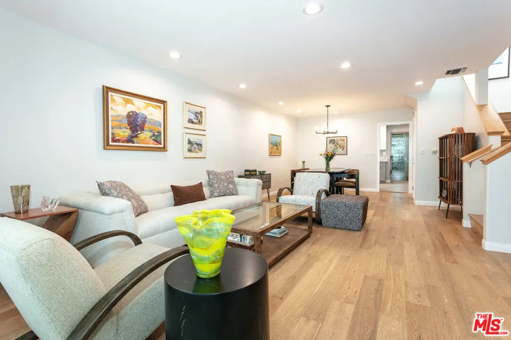 14101 Dickens Street #8 Los Angeles, CA 91423