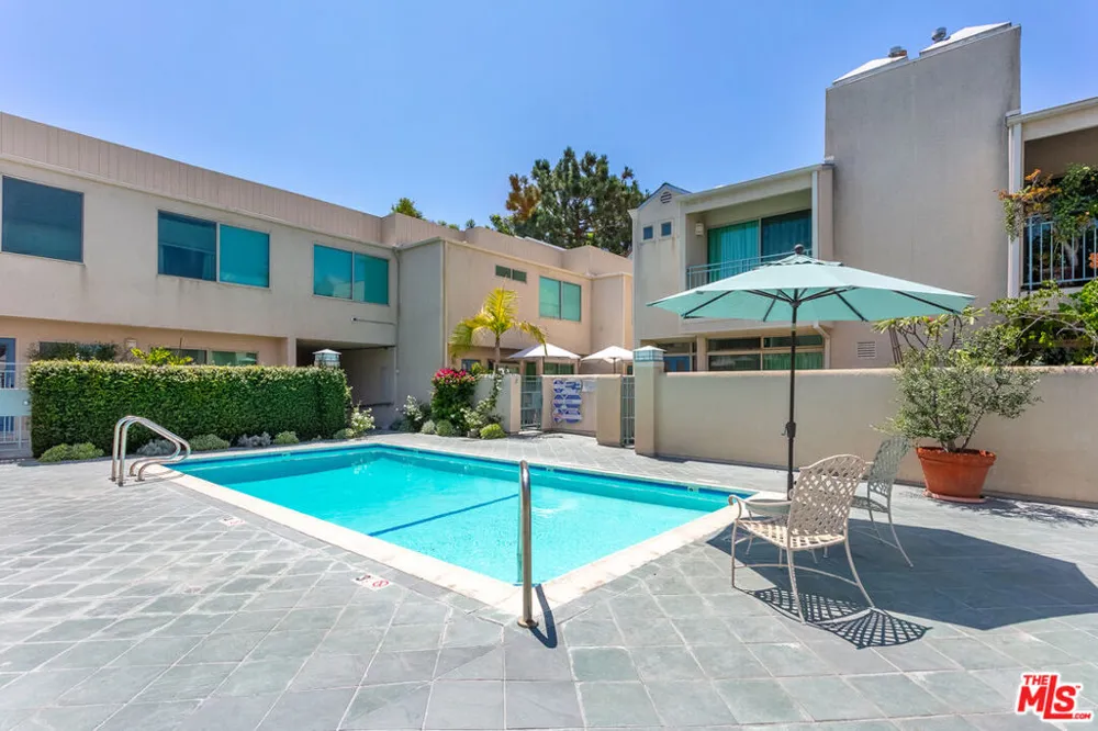 14101 Dickens Street #8 Los Angeles, CA 91423