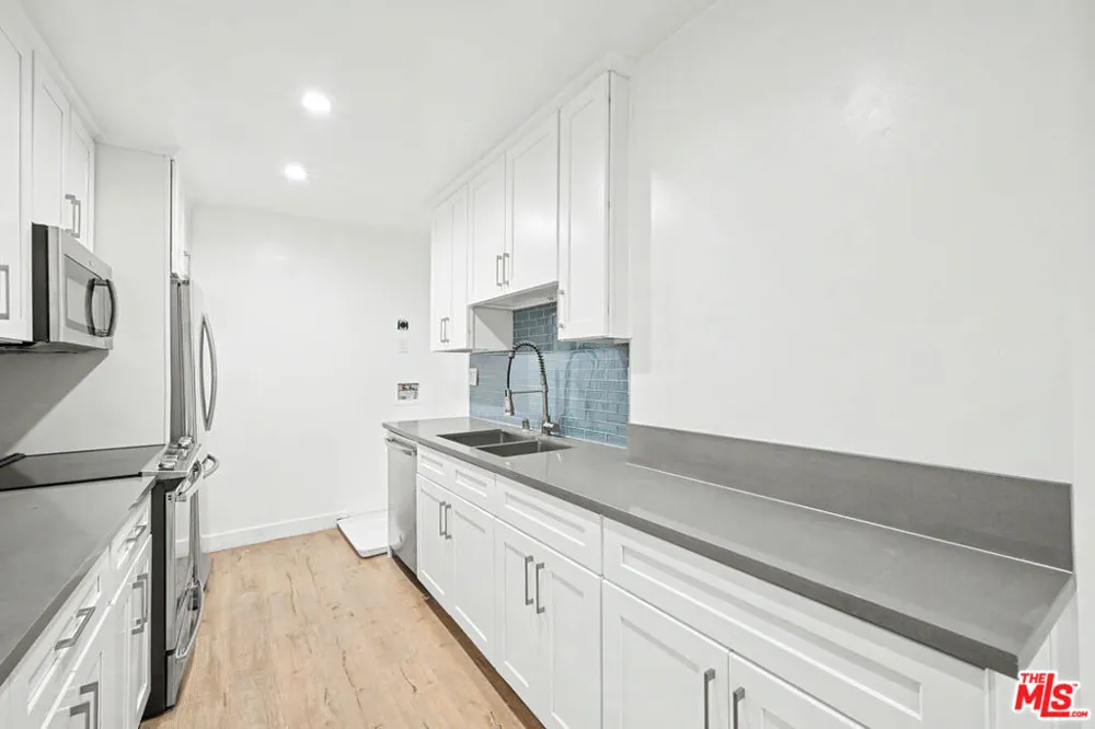 136 S Palm Drive #103 Beverly Hills, CA 90212