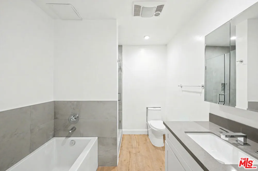 136 S Palm Drive #103 Beverly Hills, CA 90212