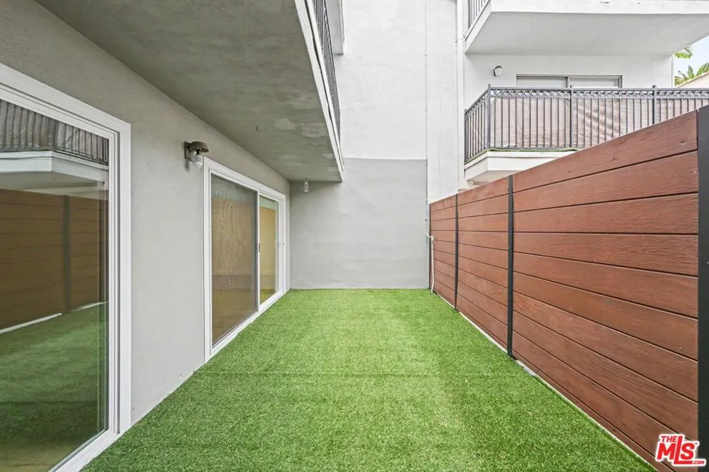 136 S Palm Drive #103 Beverly Hills, CA 90212