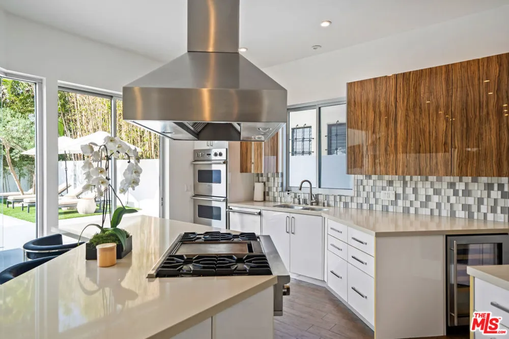 363 SWEETZER AVENUE Los Angeles, CA 90048
