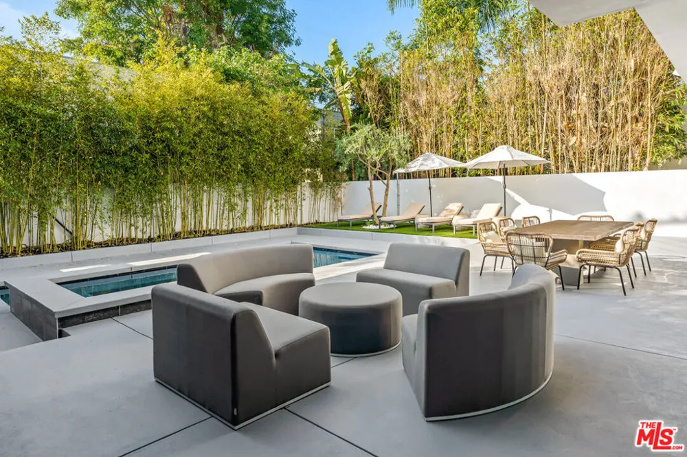 363 SWEETZER AVENUE Los Angeles, CA 90048