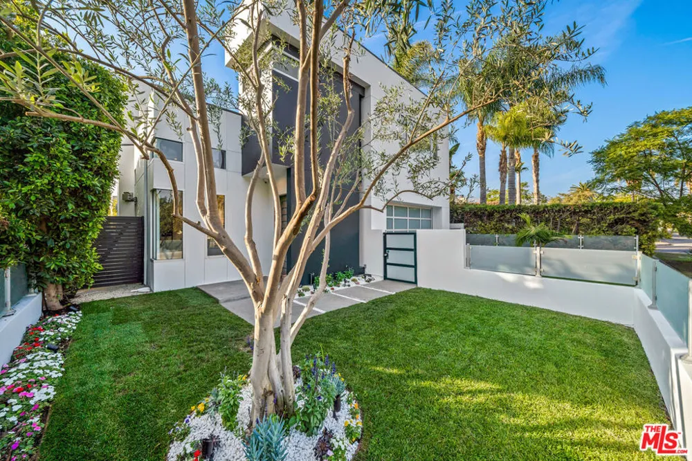 363 SWEETZER AVENUE Los Angeles, CA 90048