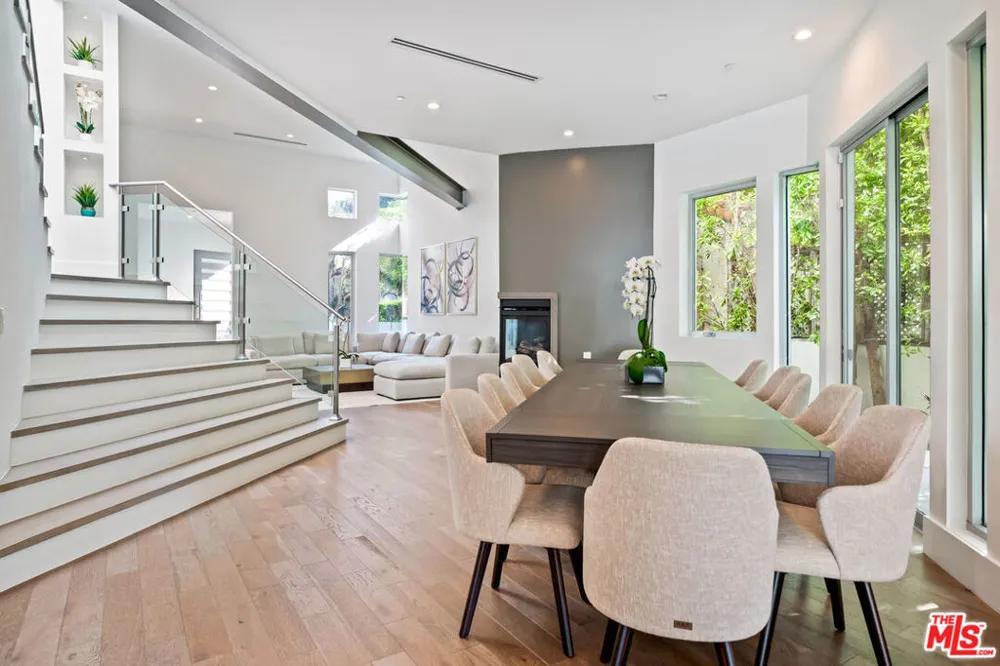 363 SWEETZER AVENUE Los Angeles, CA 90048