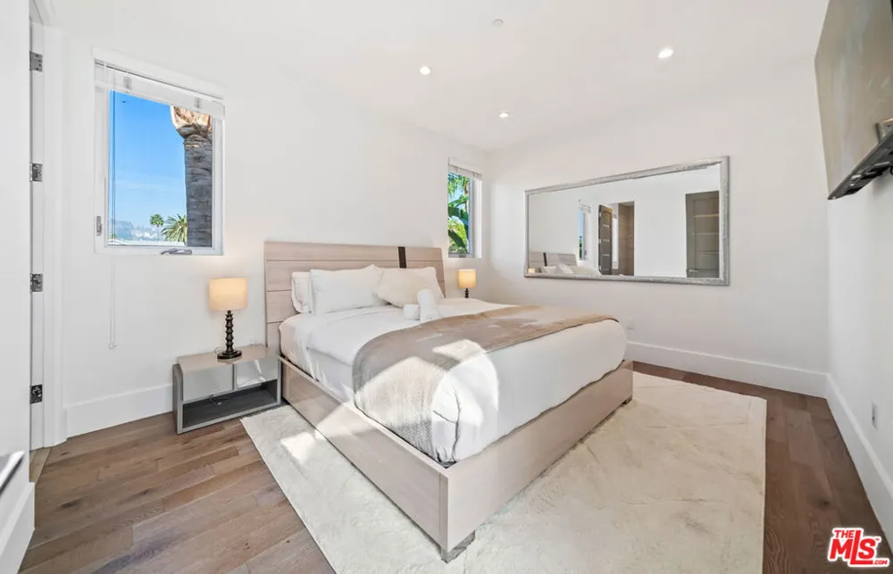 363 SWEETZER AVENUE Los Angeles, CA 90048