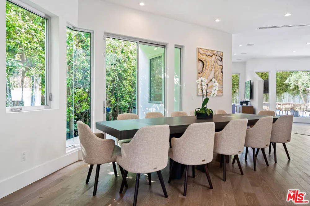363 SWEETZER AVENUE Los Angeles, CA 90048