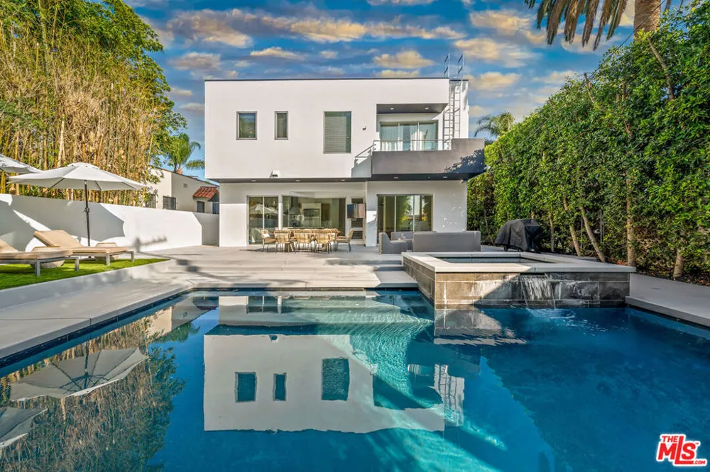 363 SWEETZER AVENUE Los Angeles, CA 90048