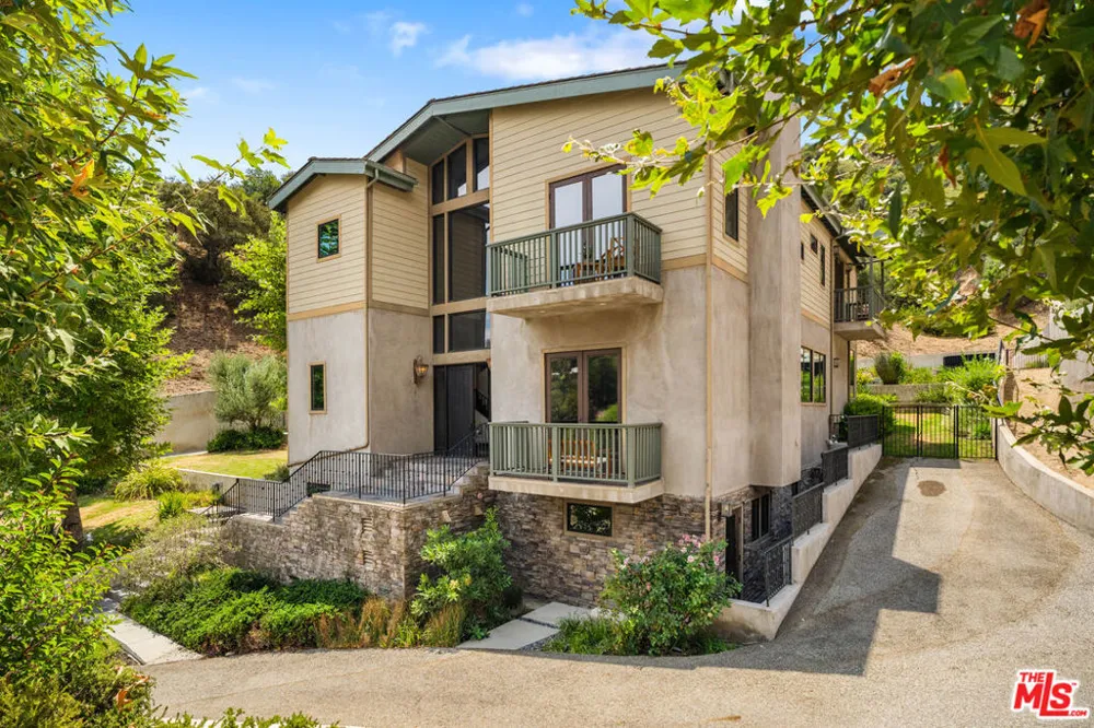 4099 Mandeville Brentwood, CA 90049