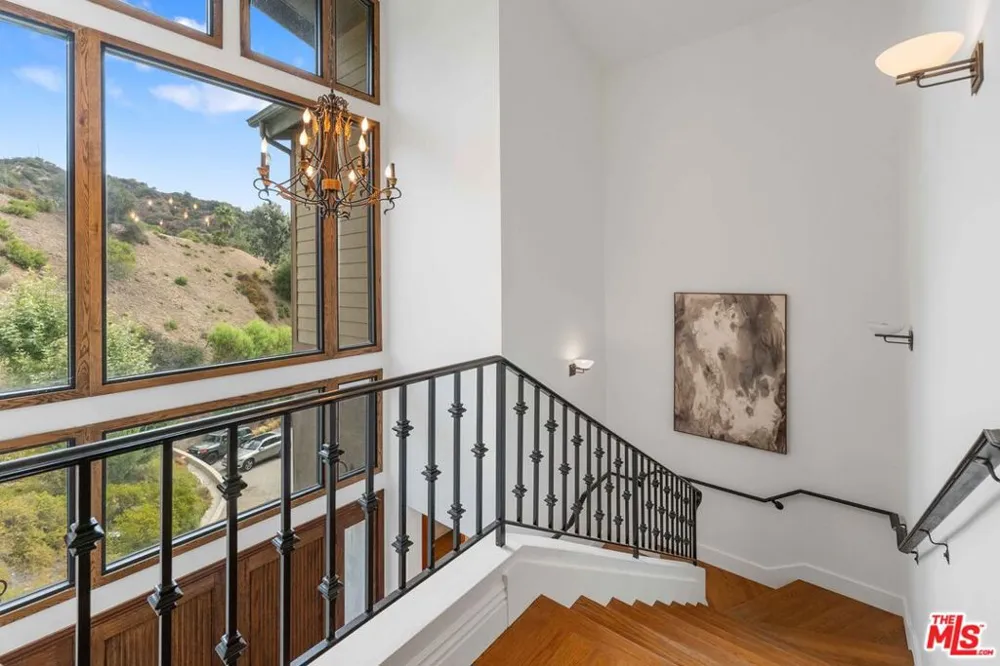 4099 Mandeville Brentwood, CA 90049