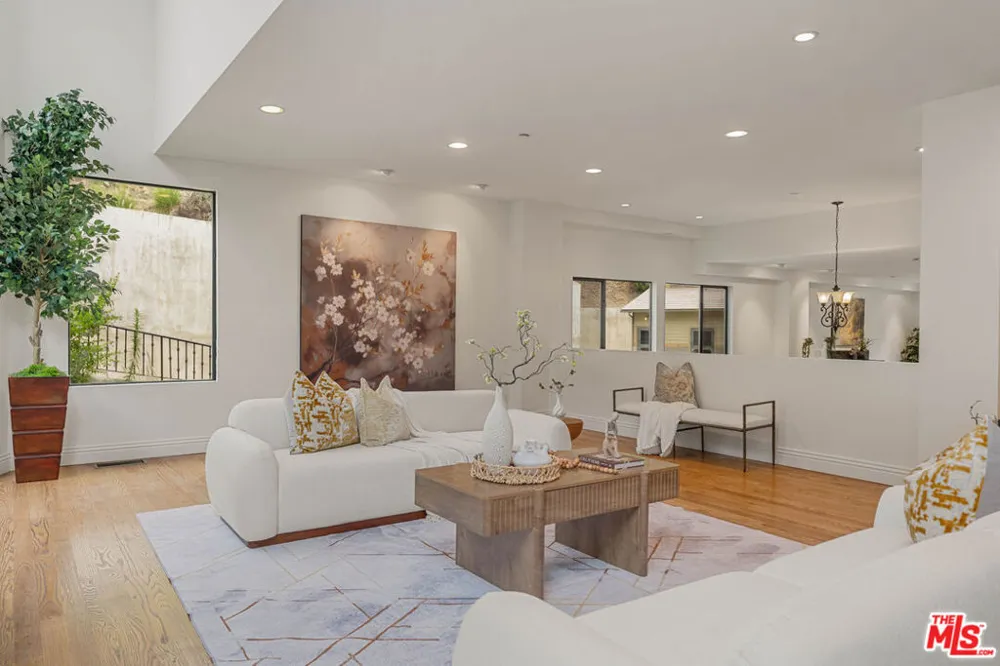 4099 Mandeville Brentwood, CA 90049