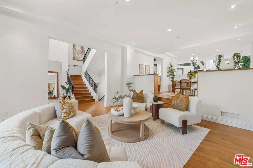 4099 Mandeville Brentwood, CA 90049