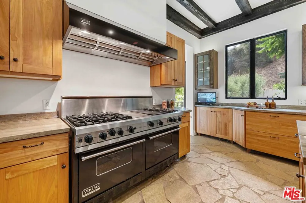 4099 Mandeville Brentwood, CA 90049