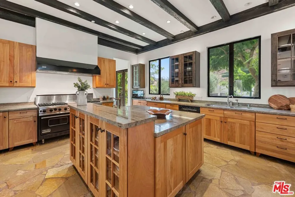 4099 Mandeville Brentwood, CA 90049