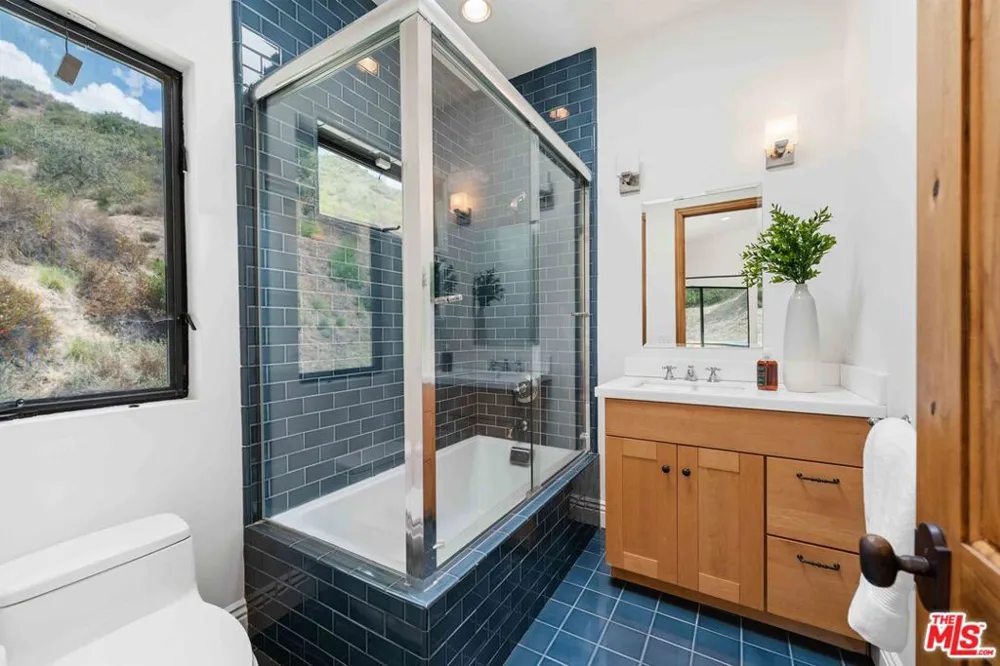 4099 Mandeville Brentwood, CA 90049