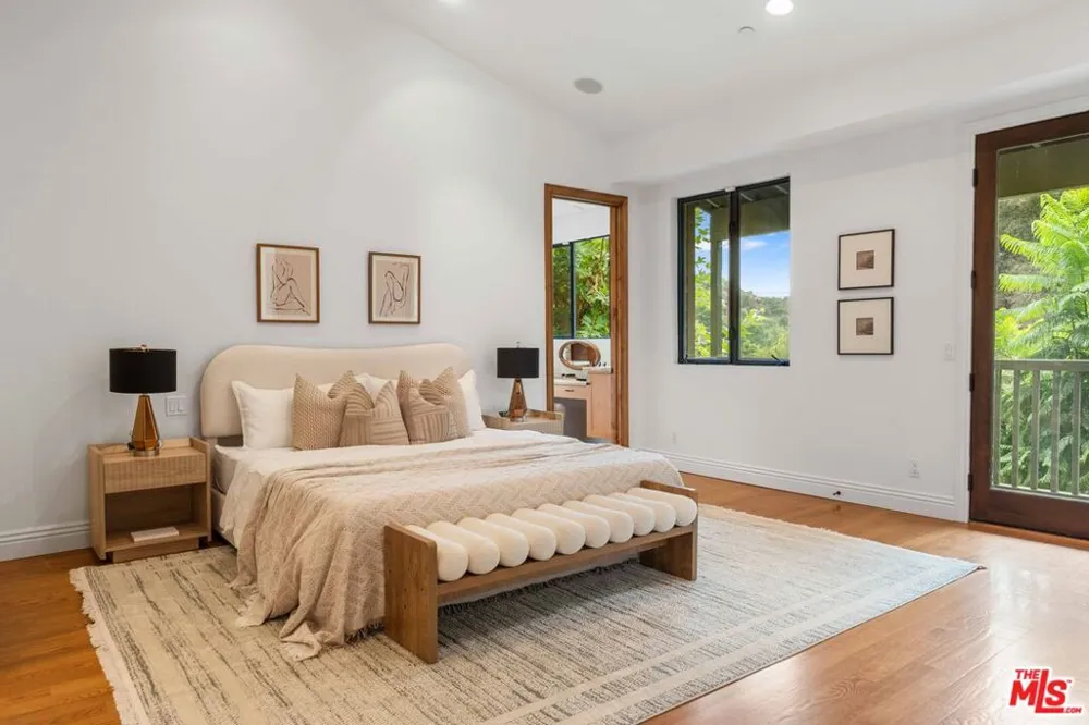4099 Mandeville Brentwood, CA 90049