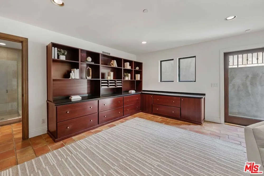 4099 Mandeville Brentwood, CA 90049