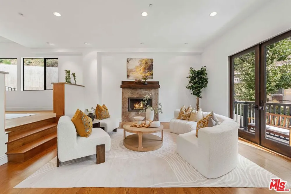 4099 Mandeville Brentwood, CA 90049