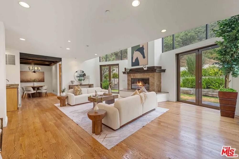 4099 Mandeville Brentwood, CA 90049