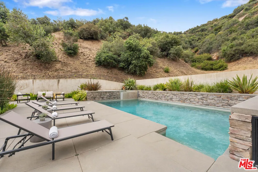 4099 Mandeville Brentwood, CA 90049