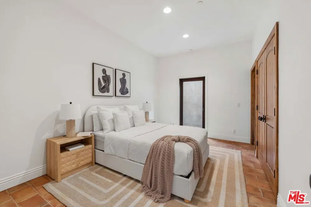 4099 Mandeville Brentwood, CA 90049