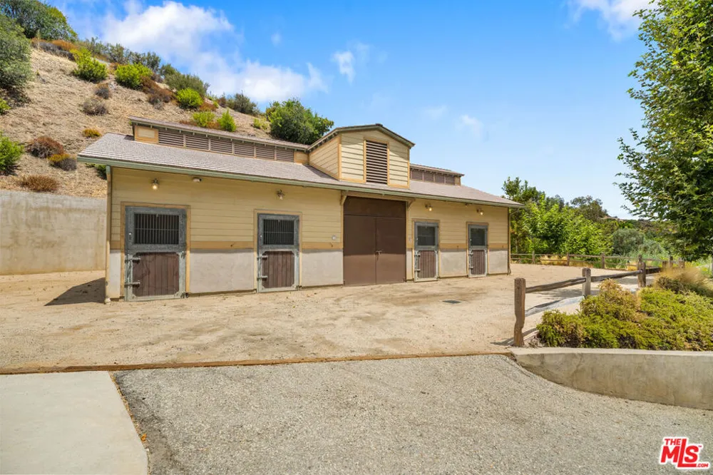 4099 Mandeville Brentwood, CA 90049