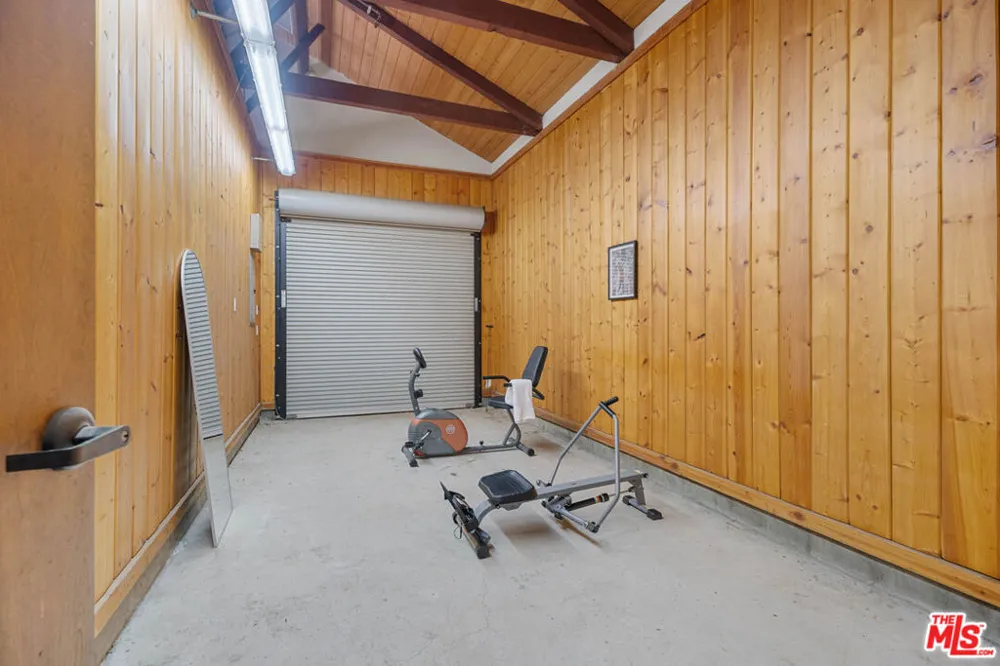 4099 Mandeville Brentwood, CA 90049