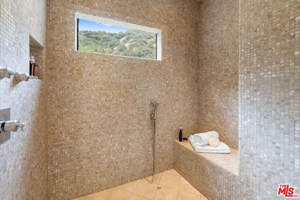 4099 Mandeville Brentwood, CA 90049