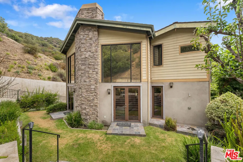 4099 Mandeville Brentwood, CA 90049