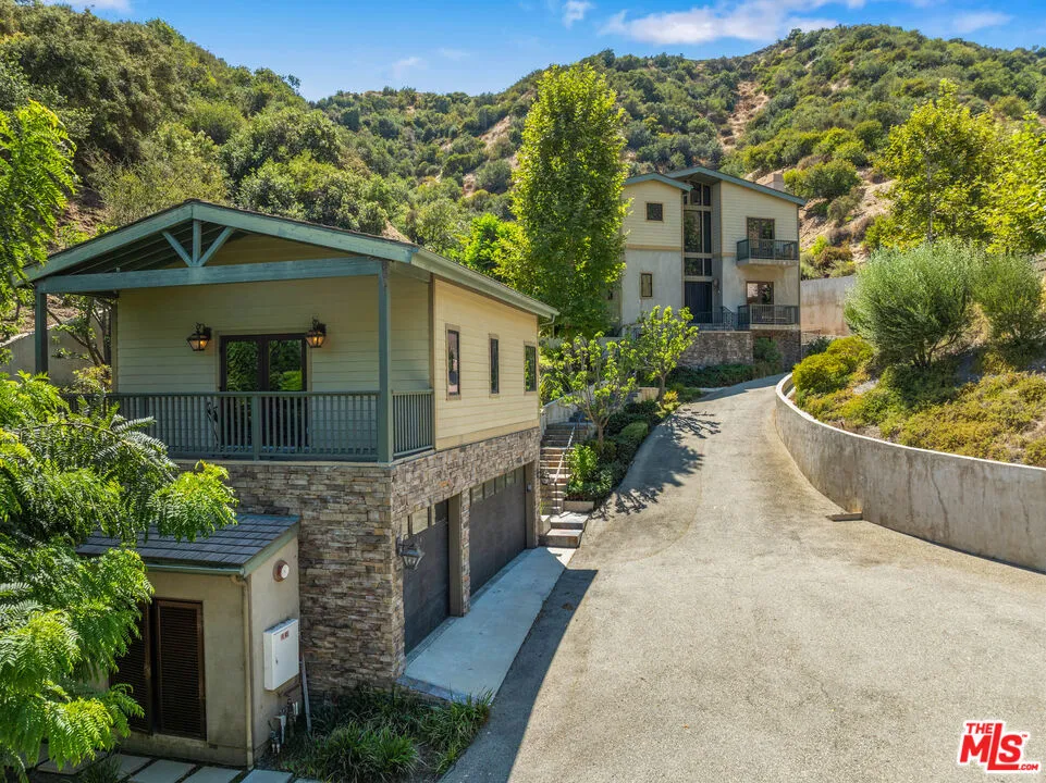4099 Mandeville Brentwood, CA 90049